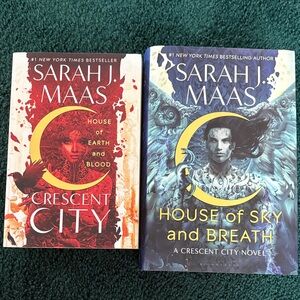 Sarah J. Maas Crescent City Duology - Red & Blue Hardcover Set